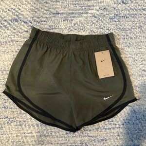 NWT Nike Women’s Tempo Short